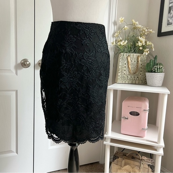 Vintage Lace Scalloped High Waist Skirt - Picture 1 of 12